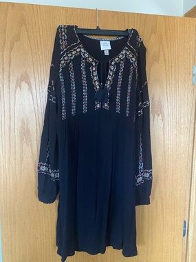 Knox Rose Black Long-Sleeve Embroidered Tunic Dress